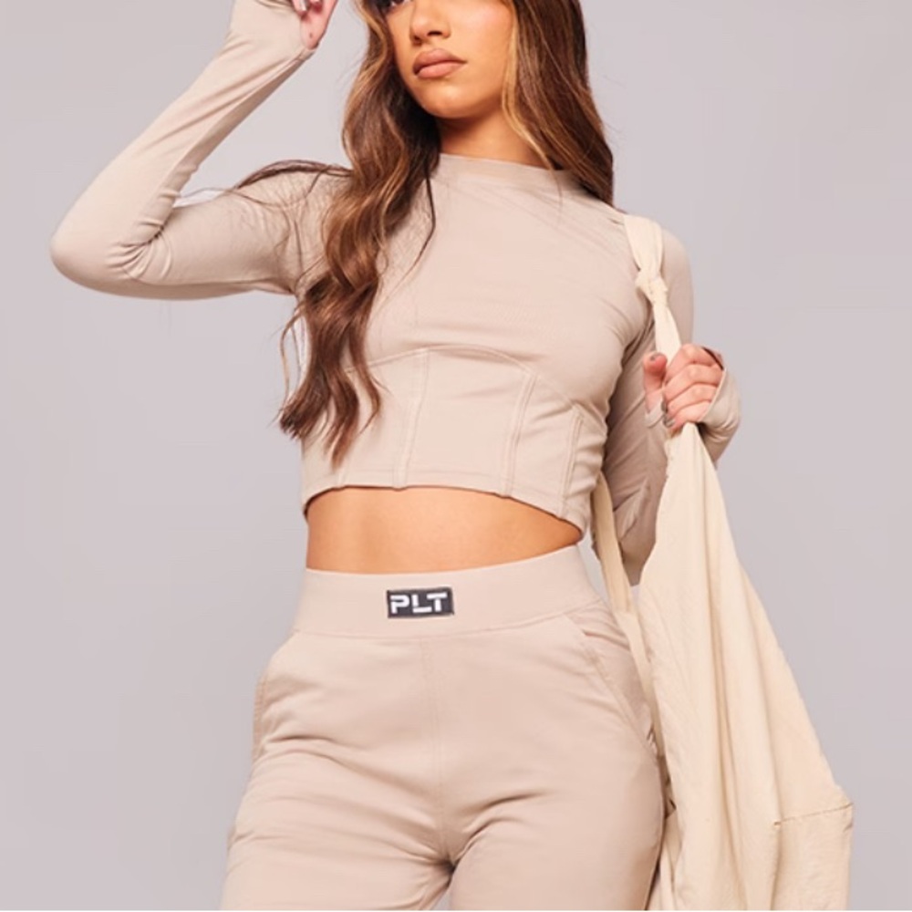 New with tags PRETTYLITTLETHING Beige Badge Corset Detail Long Sleeve Top - Picture 3 of 6